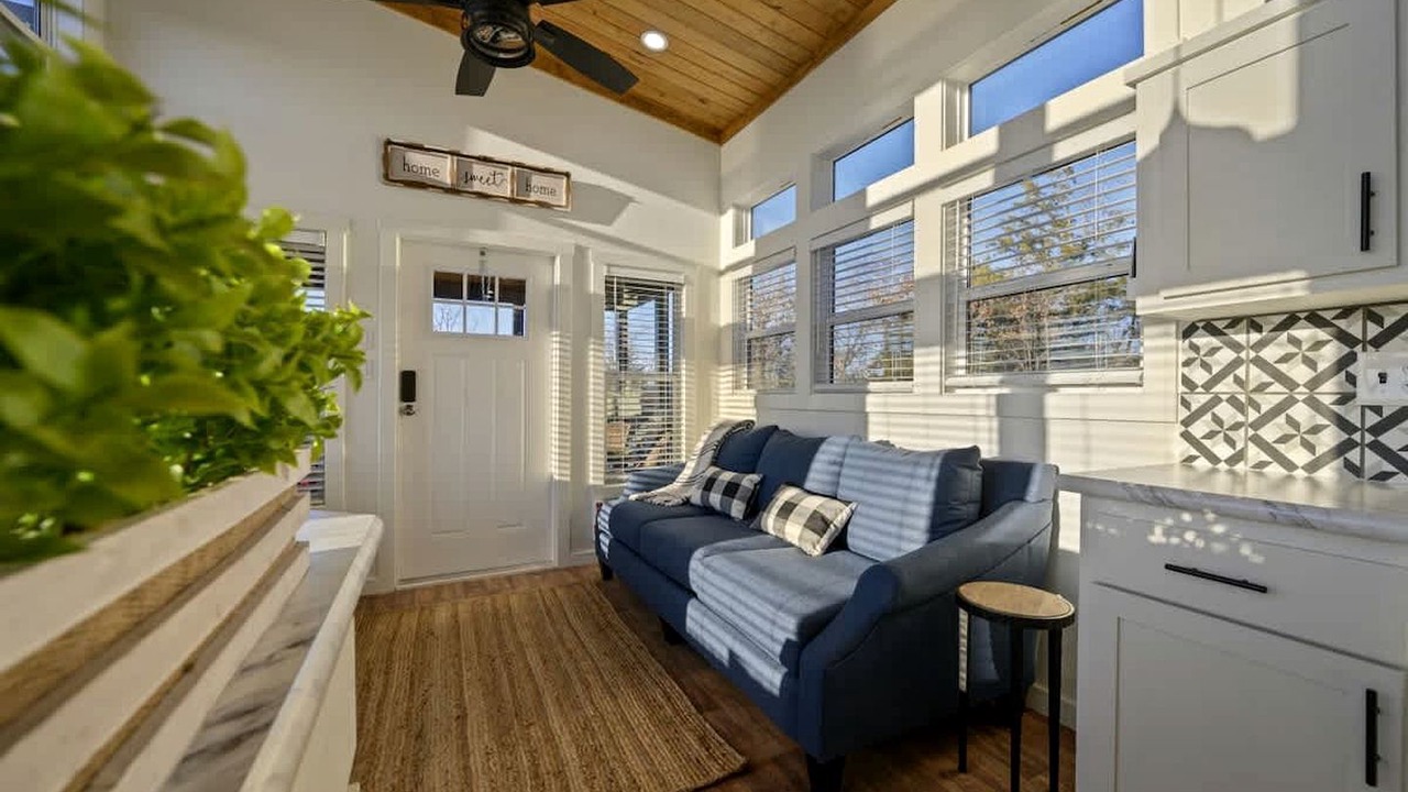 Photo of Livingroom in Clayton