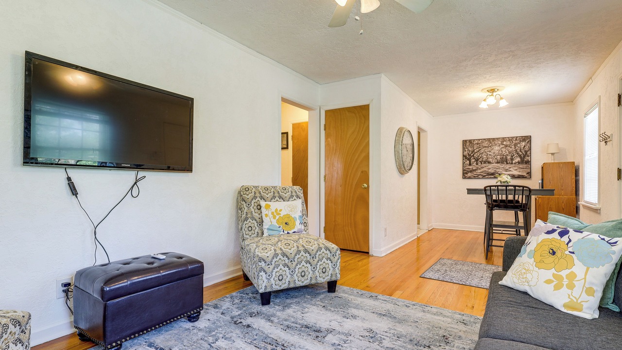 Photo of Livingroom in Northside