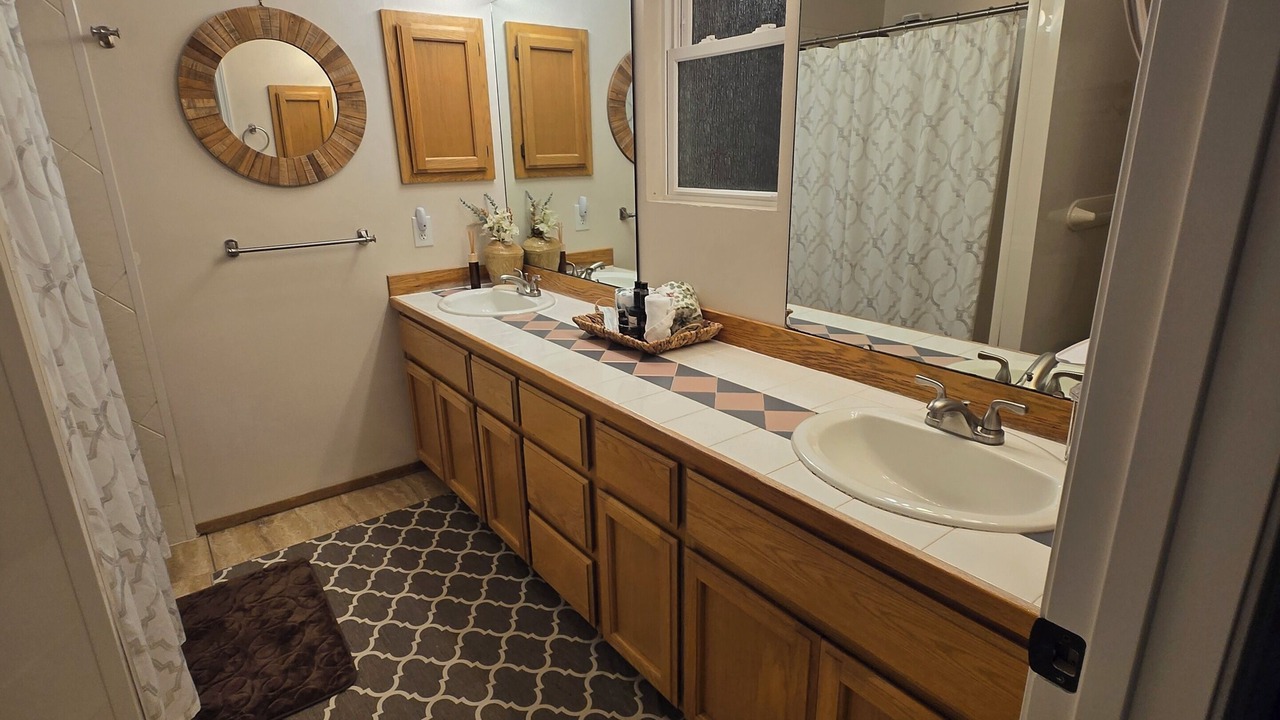 Photo of Bathroom in Rollingbay