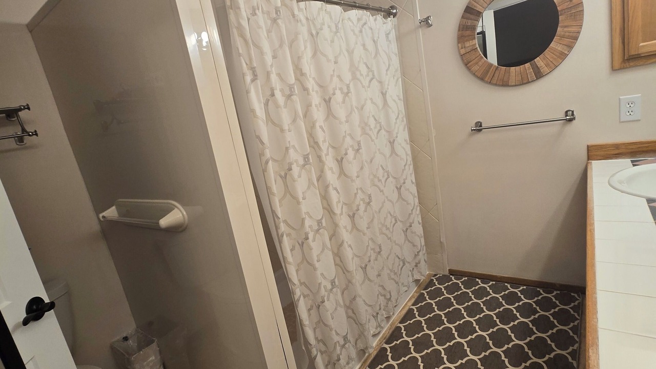 Photo of Bathroom in Rollingbay