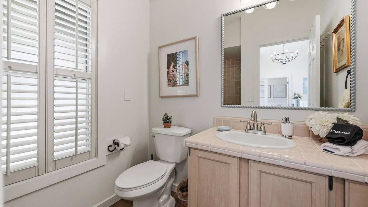 Photo of Bathroom in Garden City