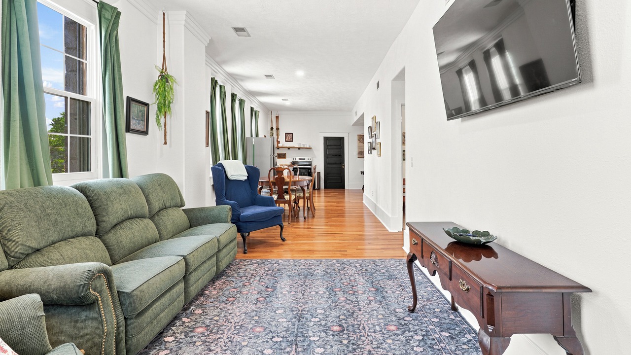 Photo of Livingroom in Chapman