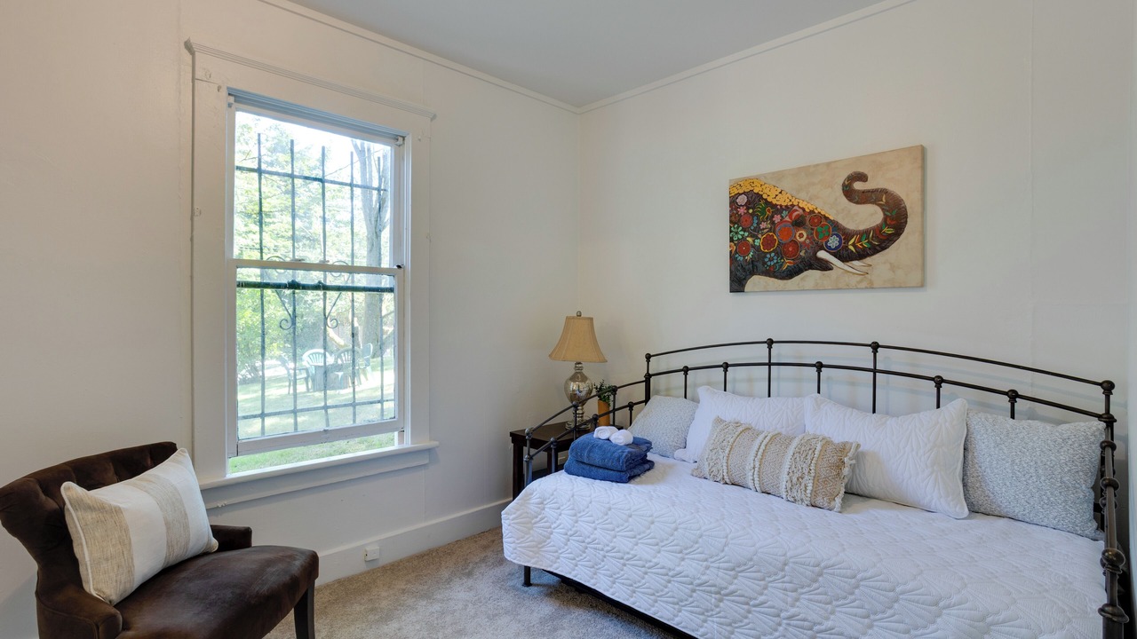 Photo of Bedroom in Mid-Beacon Hill