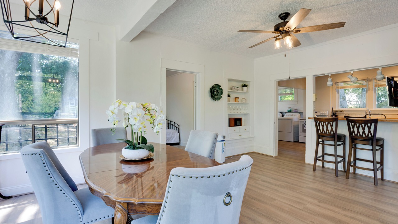Photo of Livingroom in Mid-Beacon Hill