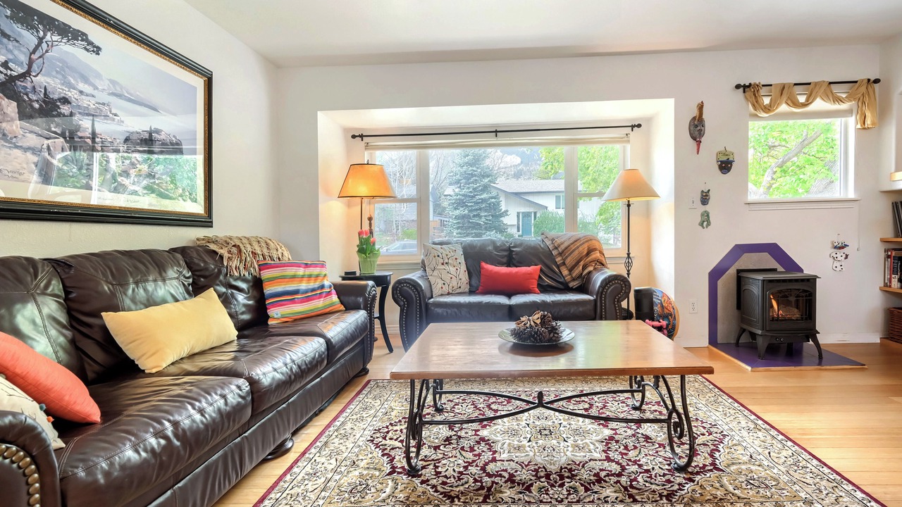 Photo of Livingroom in Devil's Thumb - Rolling Hill