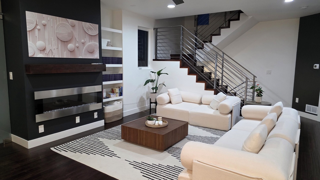 Photo of Livingroom in Roxborough