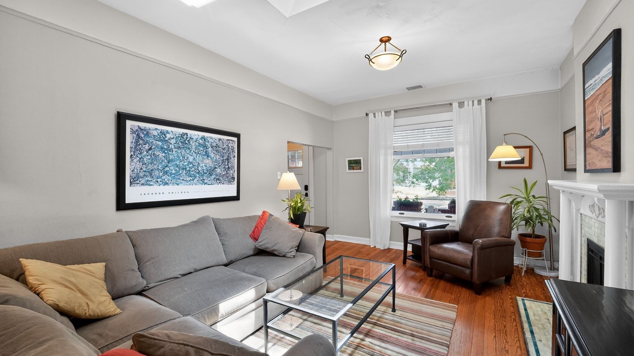 Photo of Livingroom in Washington Park West