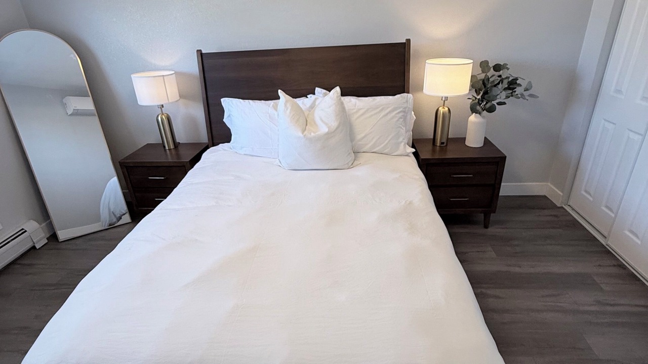 Photo of Bedroom in Hale