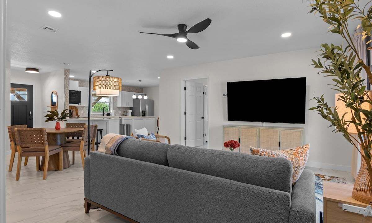 Photo of Livingroom in Sand Springs