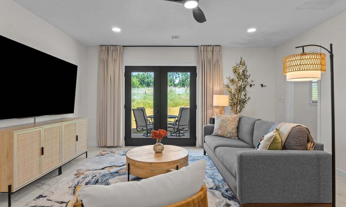 Photo of Livingroom in Sand Springs