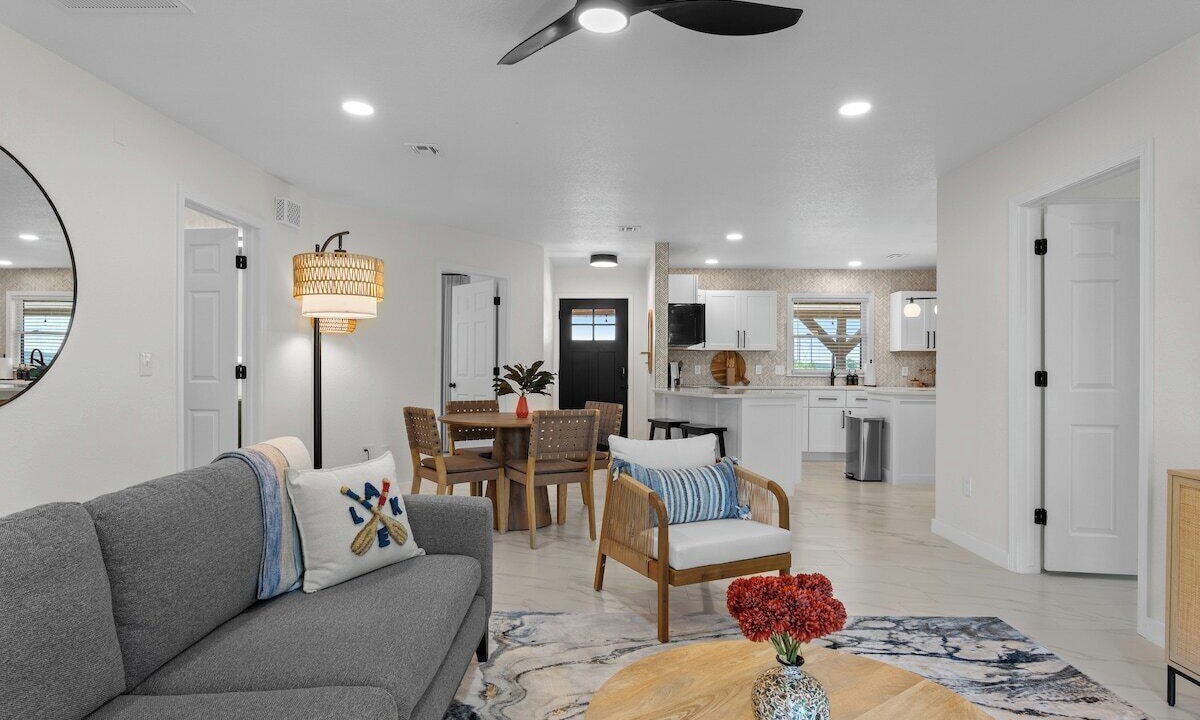 Photo of Livingroom in Sand Springs