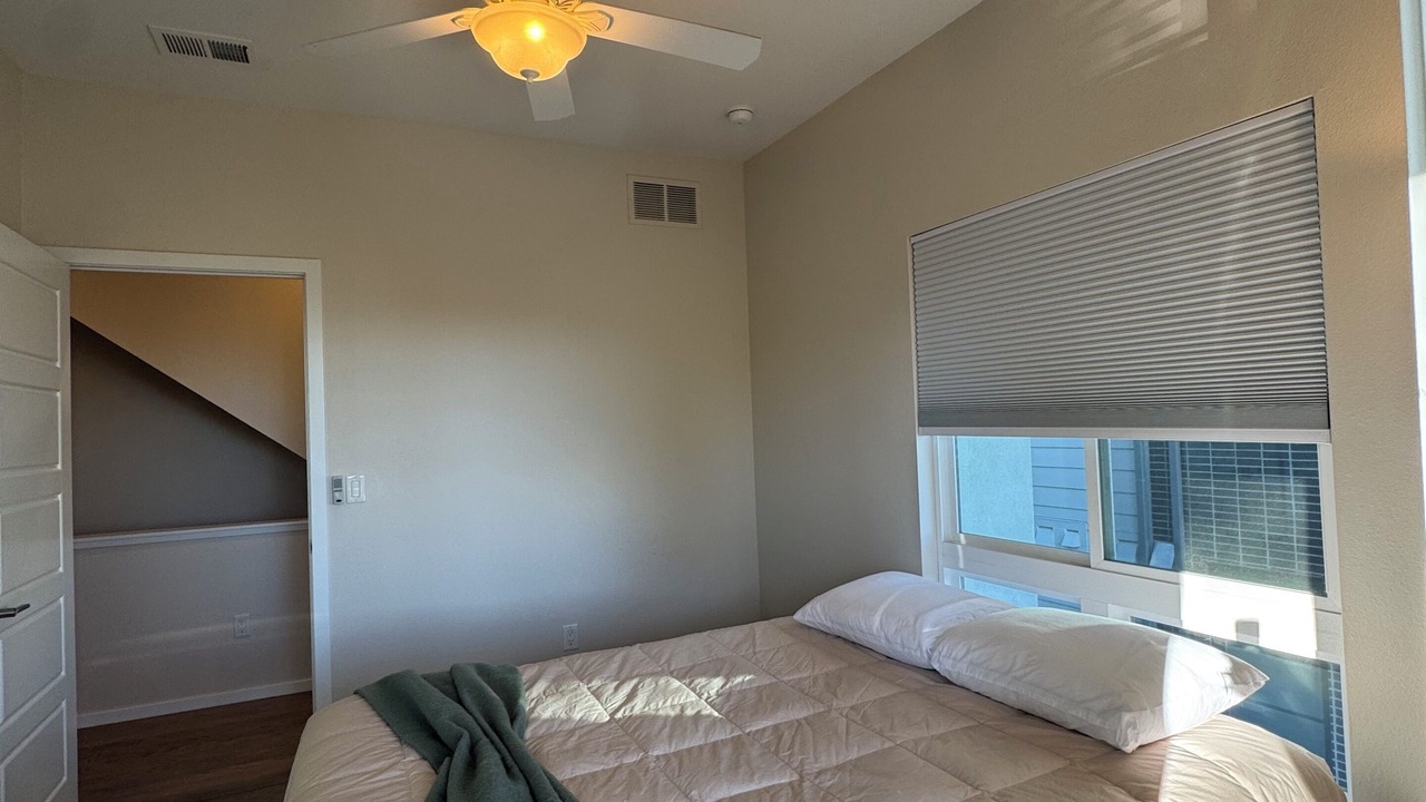 Photo of Bedroom in Jefferson Park