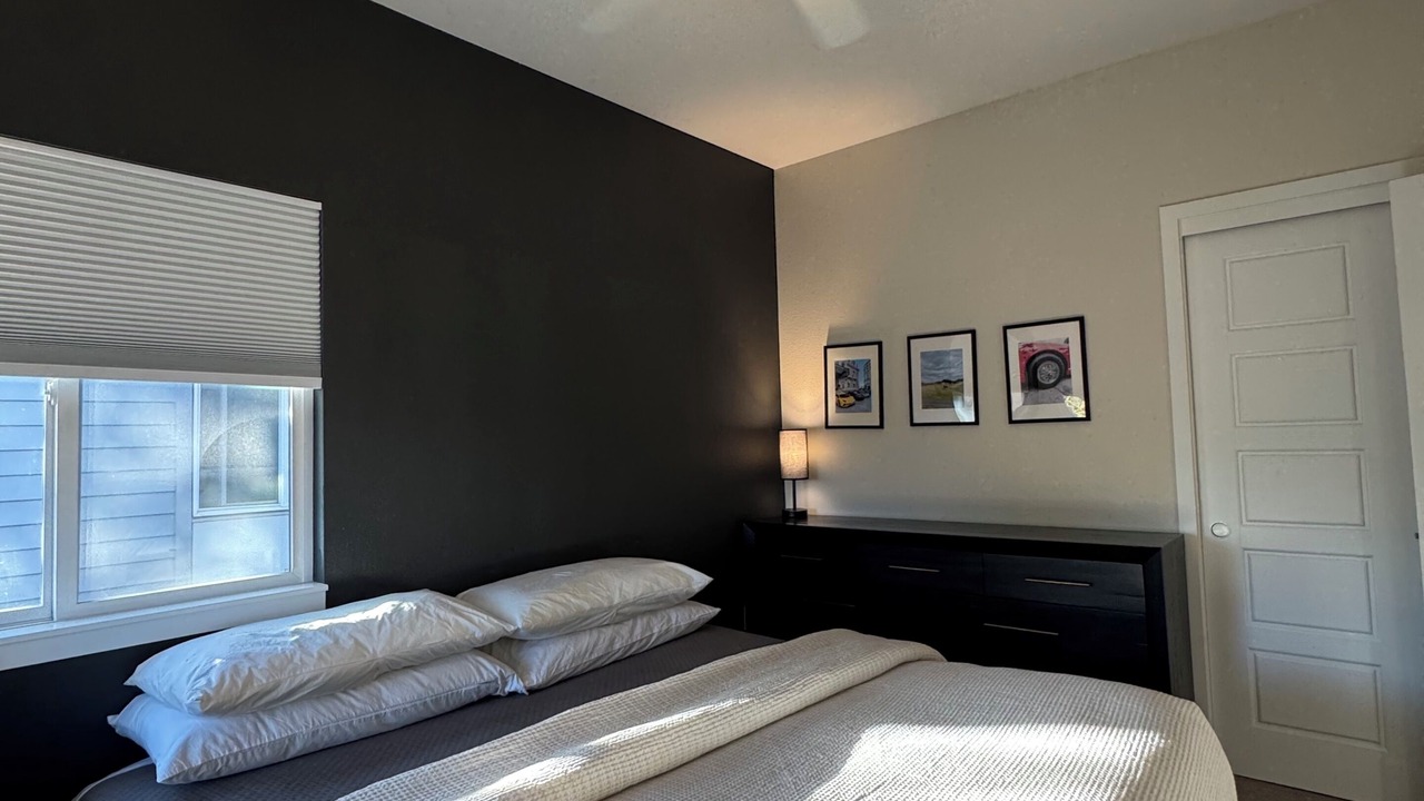 Photo of Bedroom in Jefferson Park