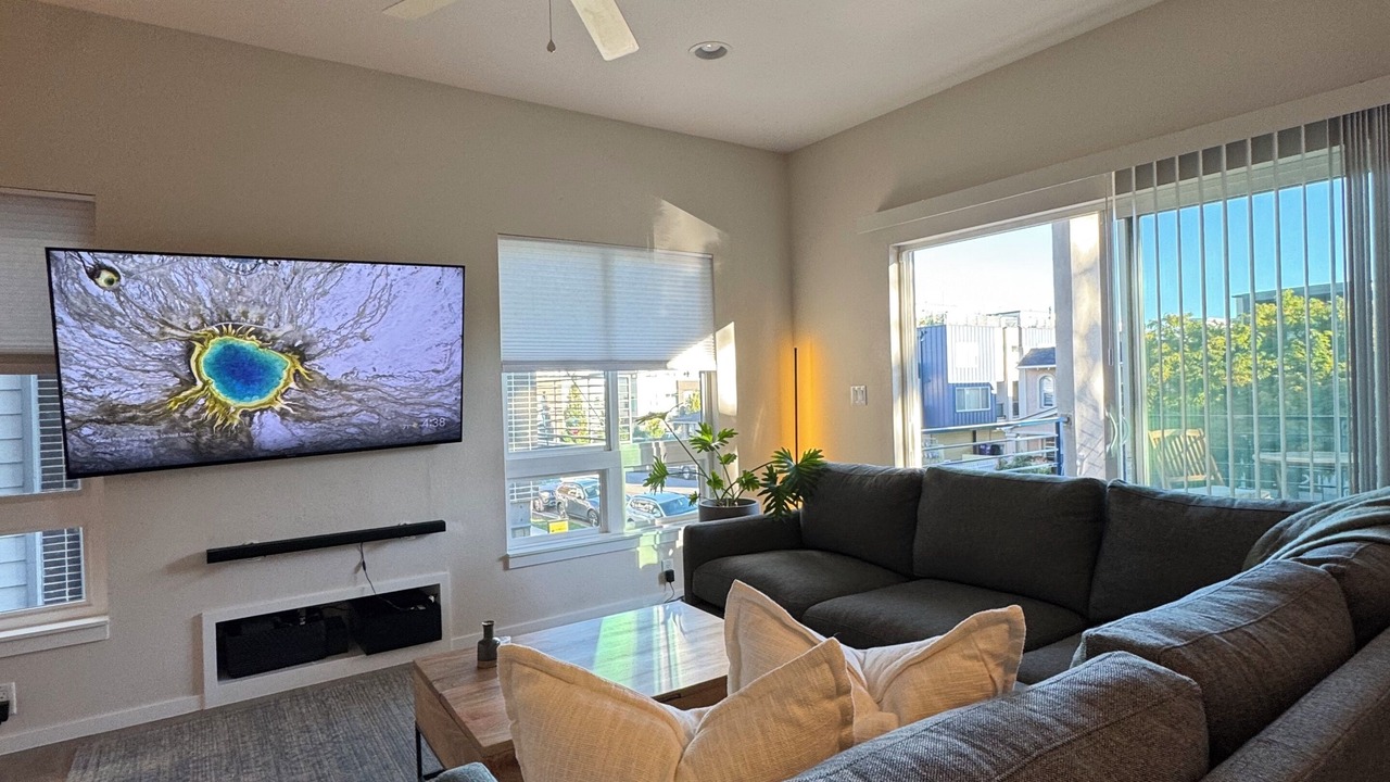 Photo of Livingroom in Jefferson Park