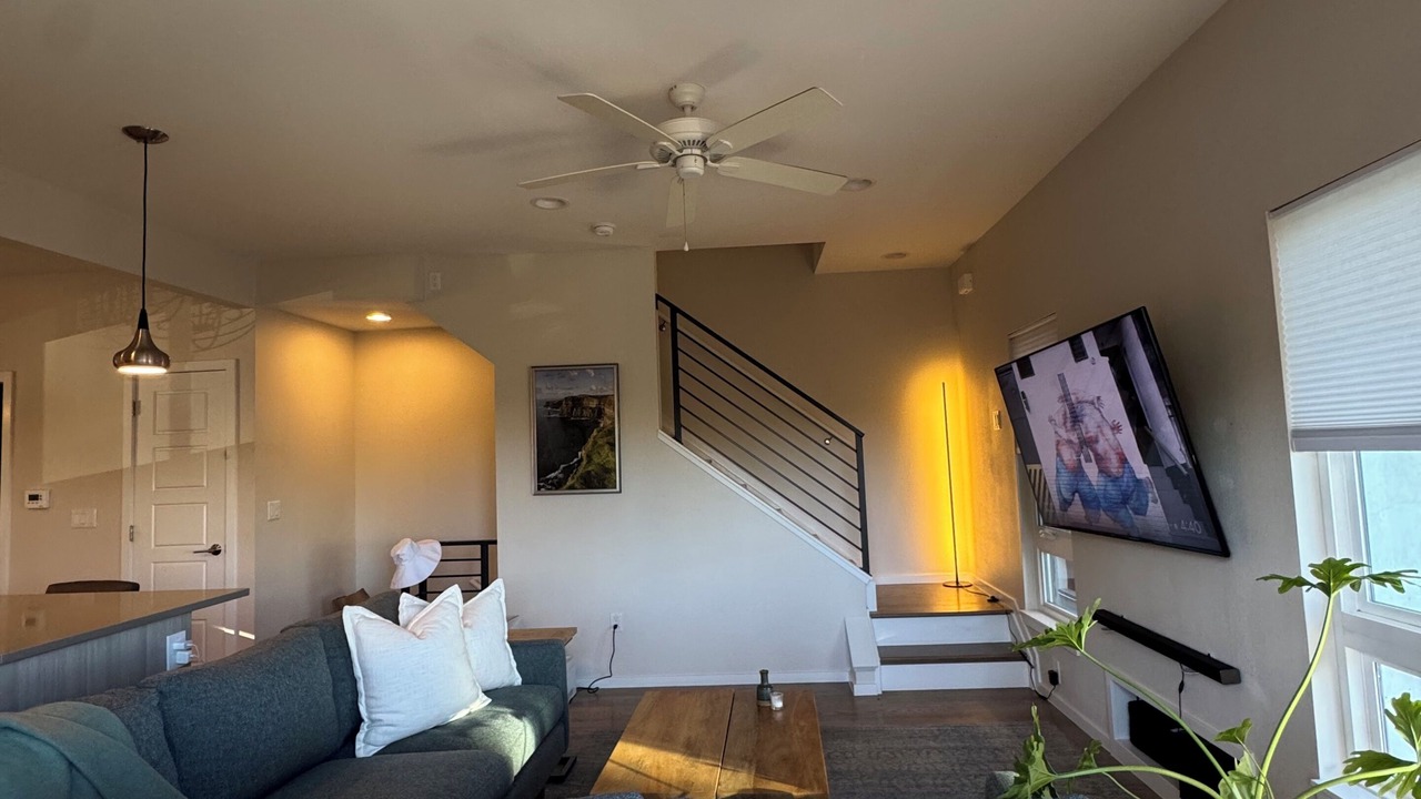 Photo of Livingroom in Jefferson Park