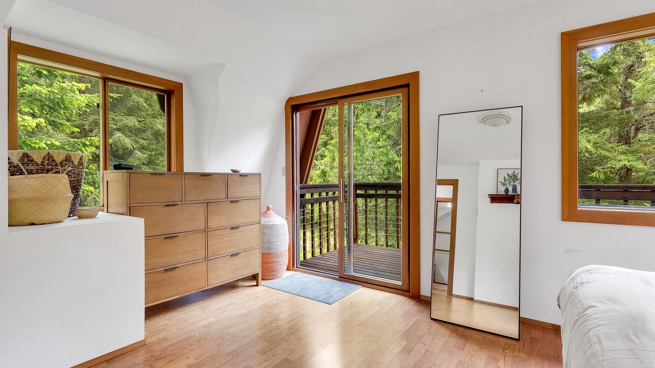 Photo of Bedroom in Marblemount