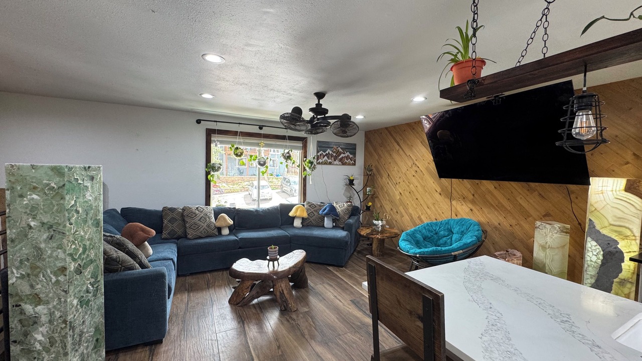 Photo of Livingroom in Kerr Gulch
