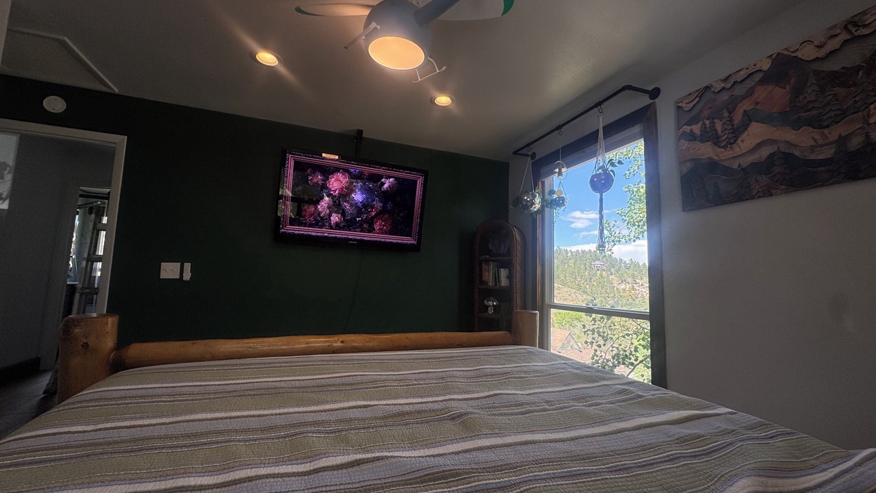 Photo of Bedroom in Kerr Gulch