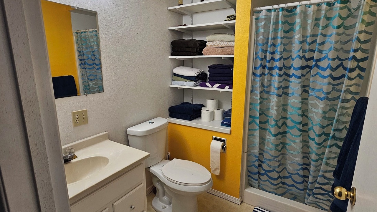 Photo of Bathroom in Oroville