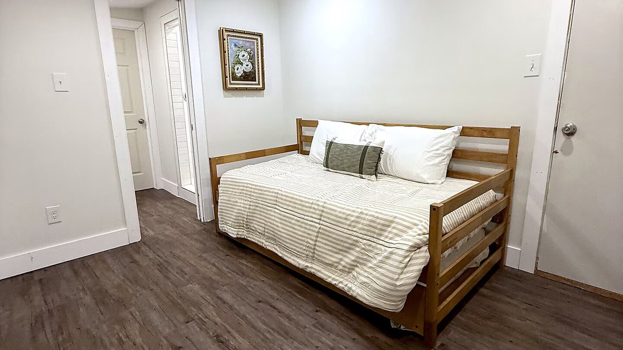Photo of Bedroom in Sayles Blvd. Area