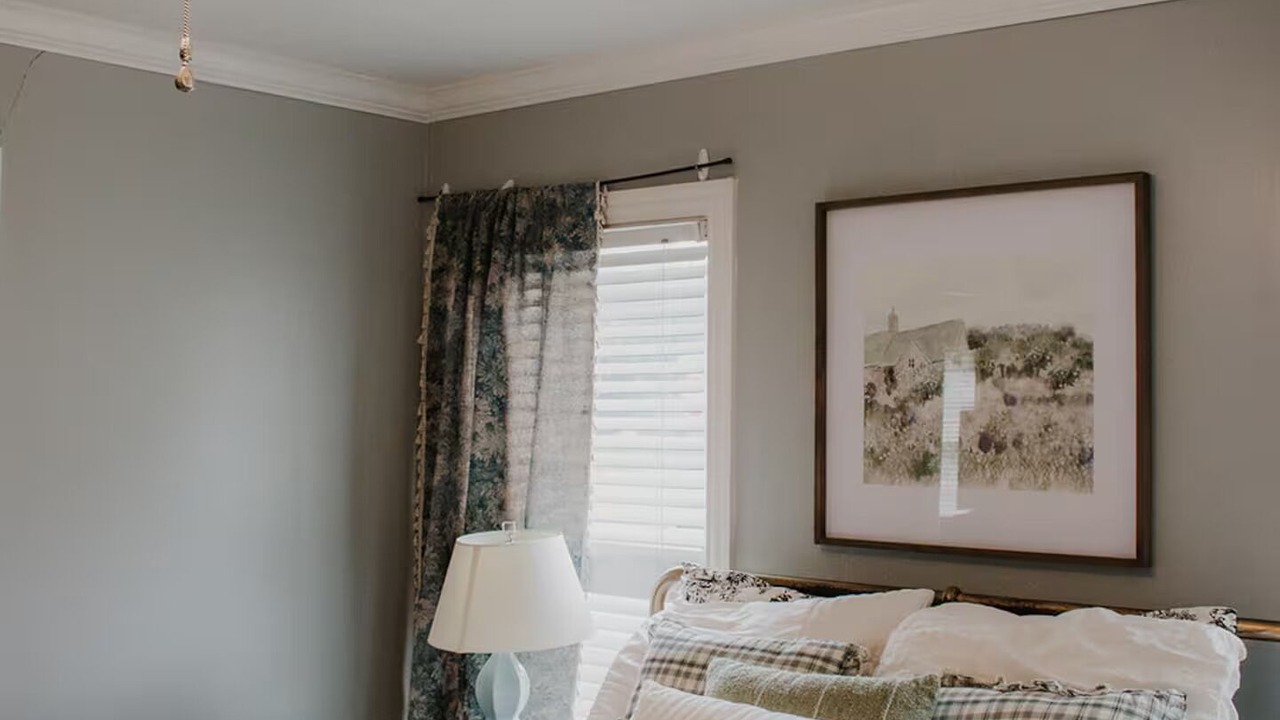 Photo of Bedroom in Sayles Blvd. Area