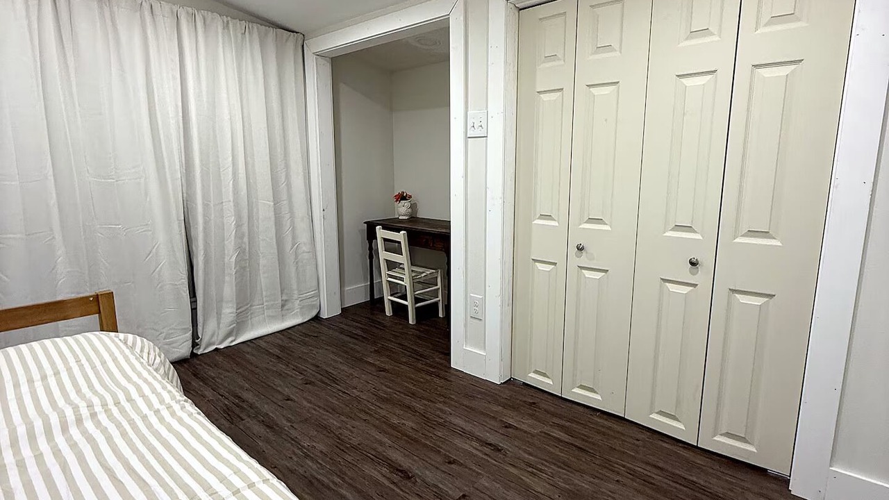 Photo of Bedroom in Sayles Blvd. Area