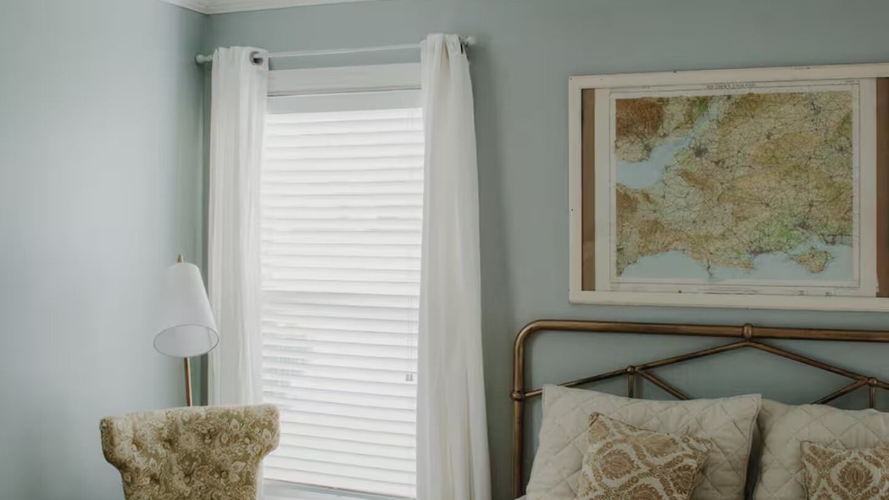 Photo of Bedroom in Sayles Blvd. Area