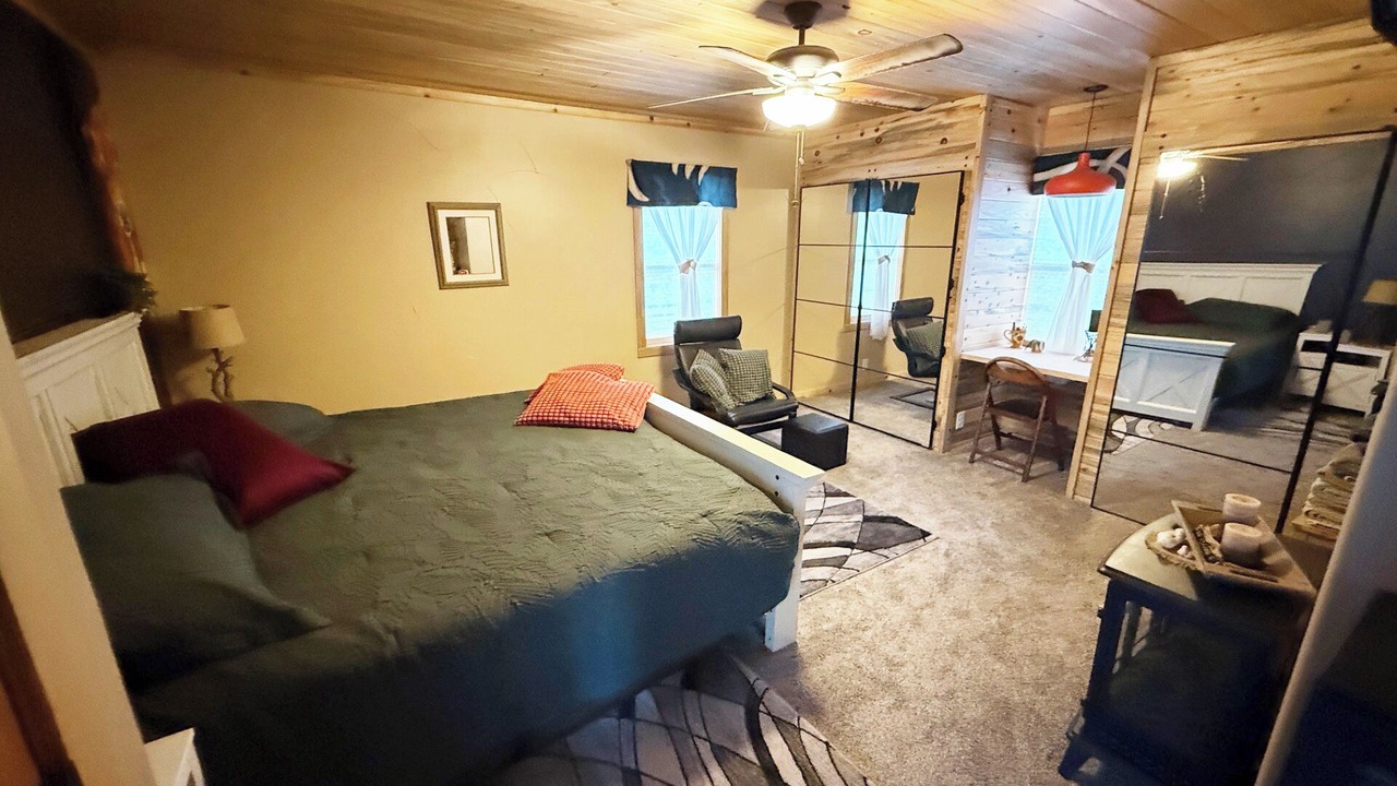 Photo of Bedroom in Lincoln County