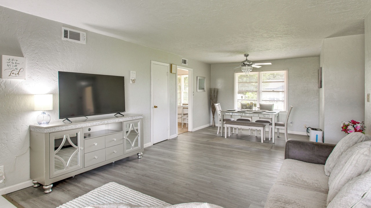 Photo of Livingroom in Lawton