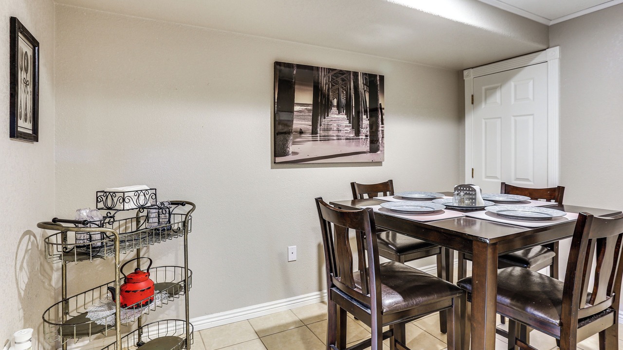 Photo of Livingroom in Columbine