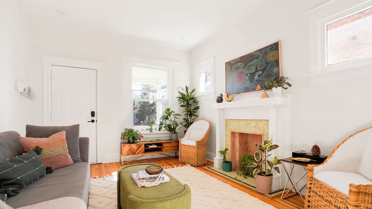 Photo of Livingroom in Cole