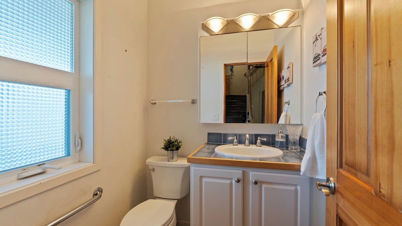 Photo of Bathroom in Eatonville