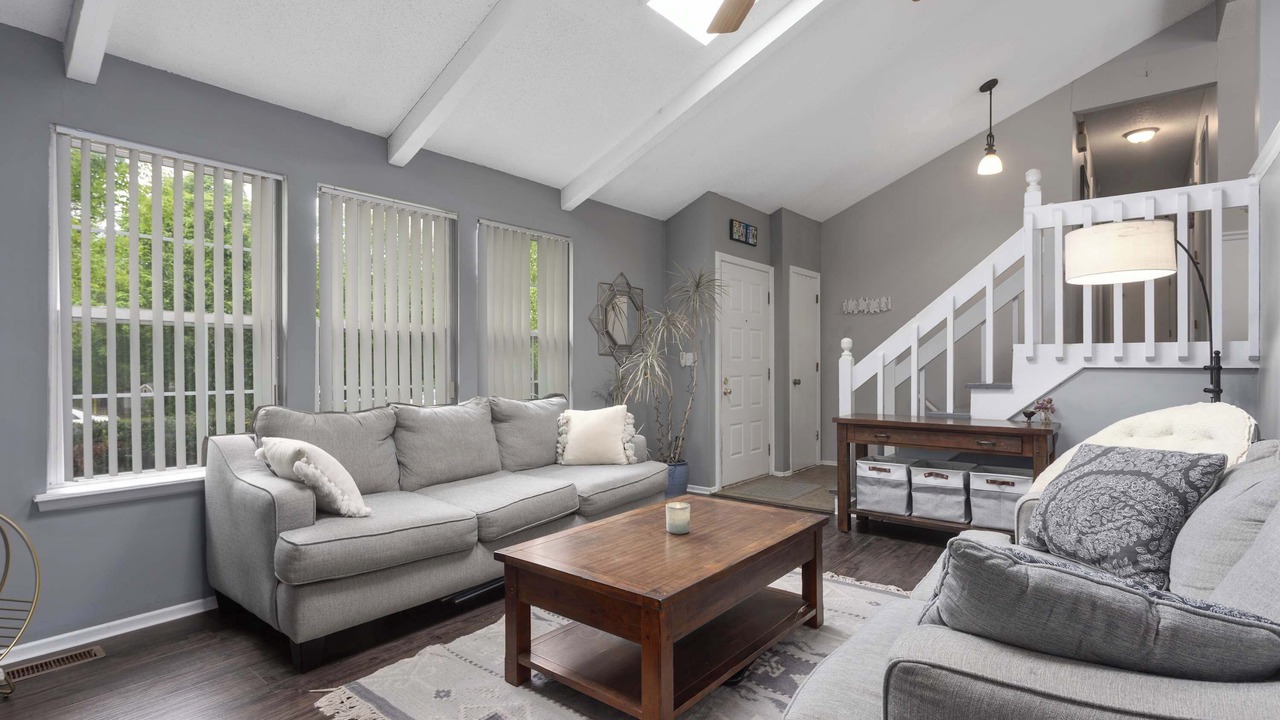 Photo of Livingroom in Lenexa