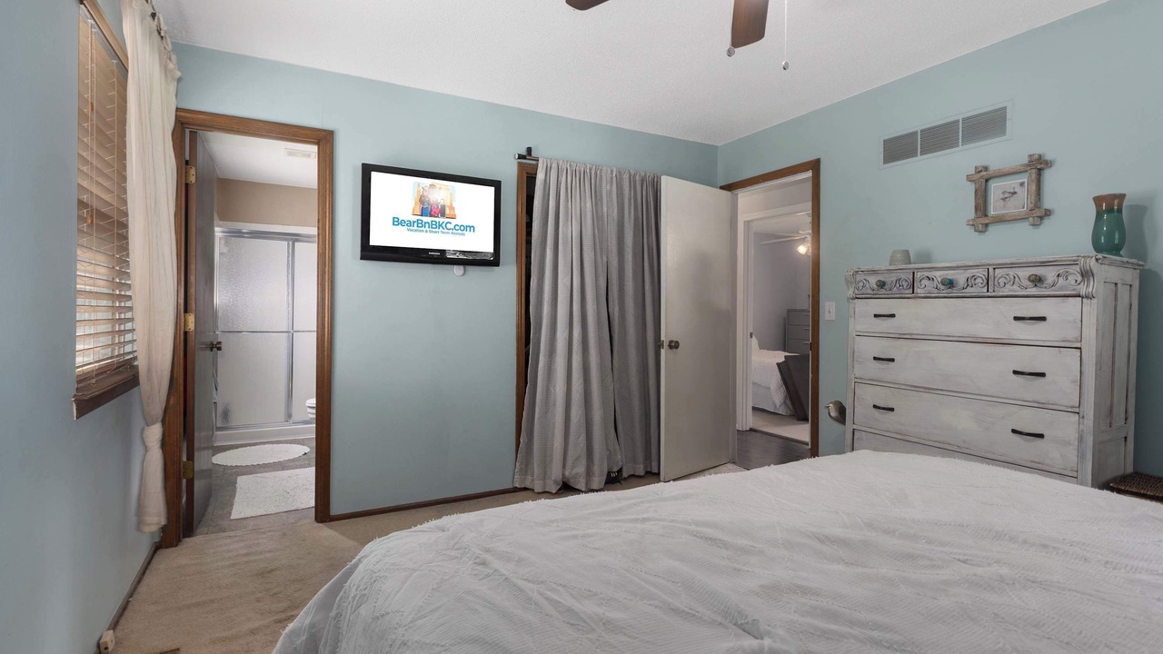 Photo of Bedroom in Lenexa