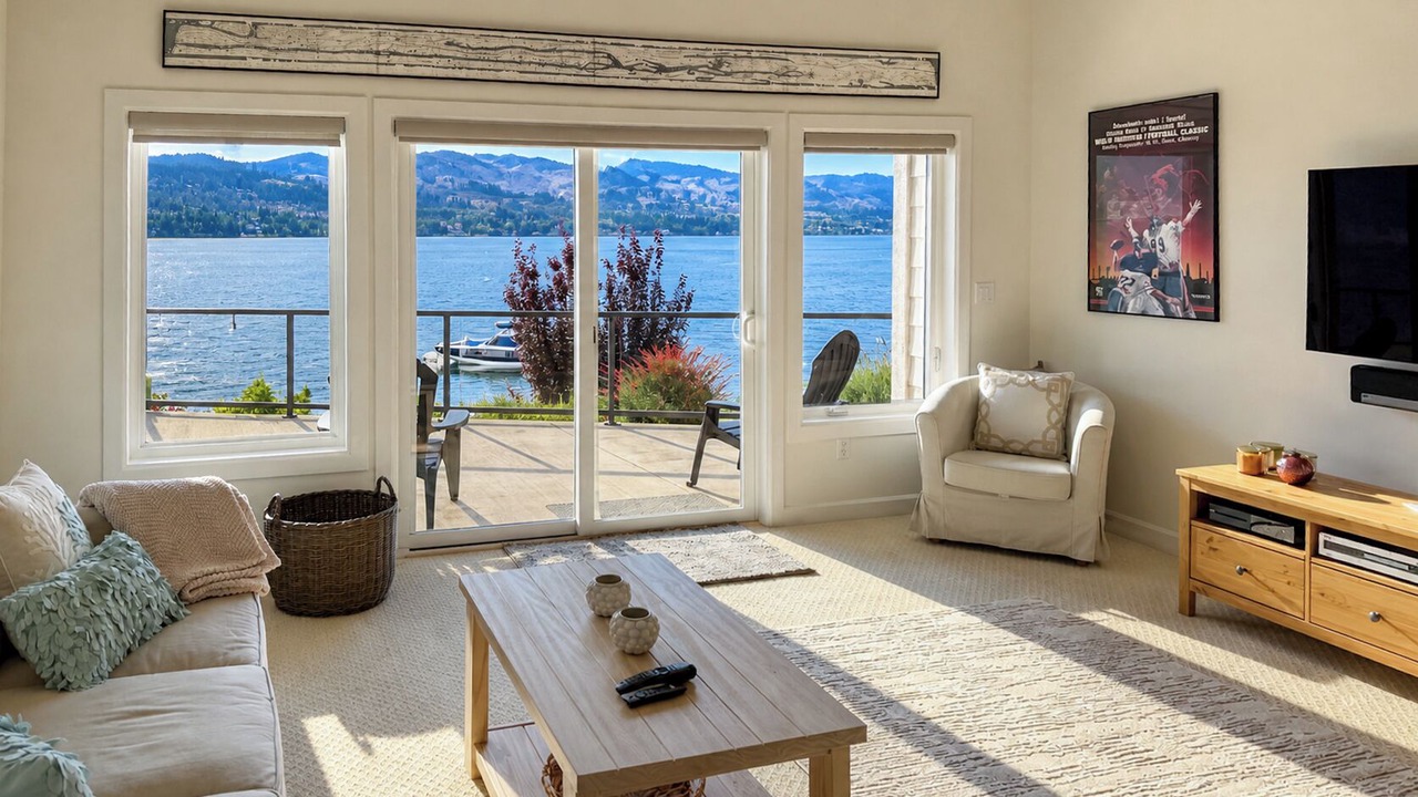 Photo of Livingroom in Wapato Point