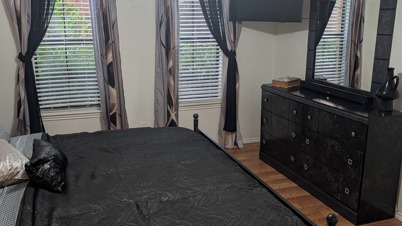 Photo of Bedroom in Garland