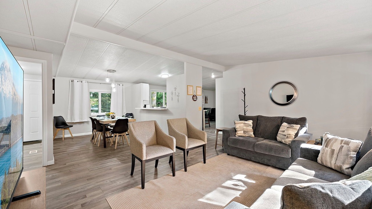 Photo of Livingroom in Olalla
