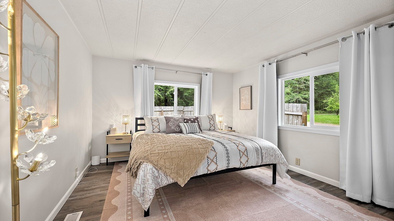 Photo of Bedroom in Olalla