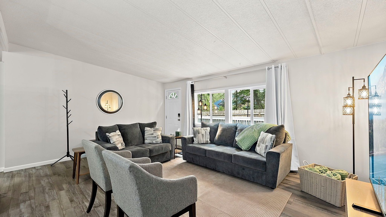 Photo of Livingroom in Olalla