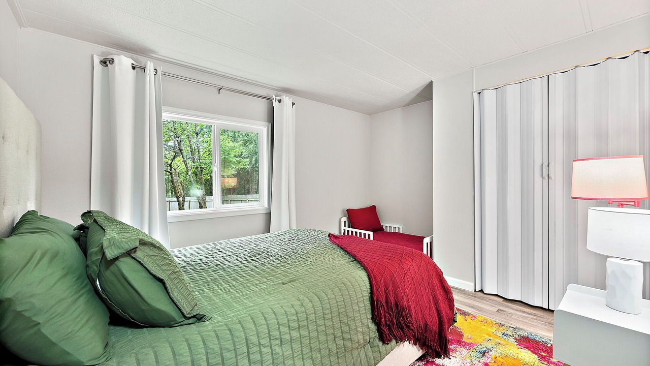 Photo of Bedroom in Olalla