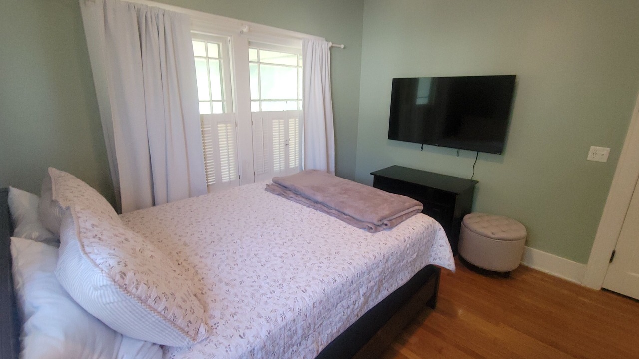 Photo of Bedroom in University Place