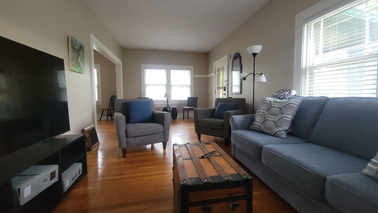 Photo of Livingroom in University Place