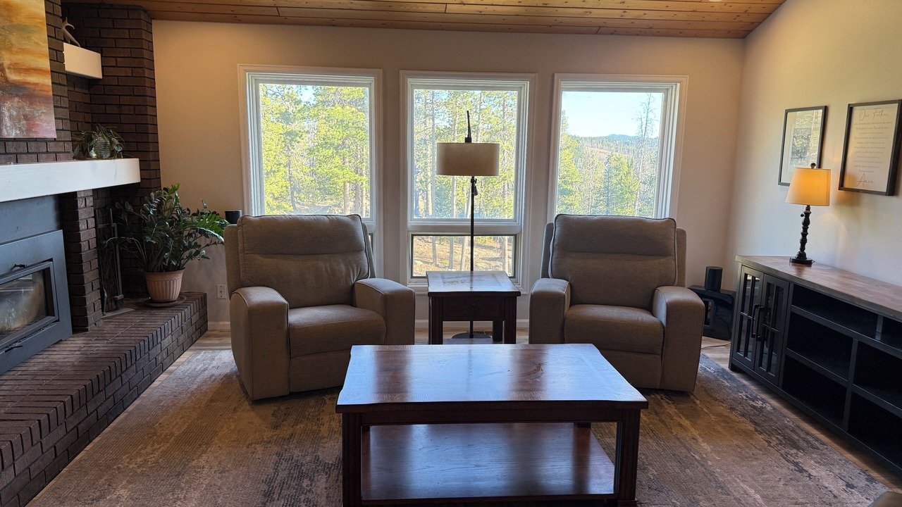Photo of Livingroom in Pleasant Park Corridor
