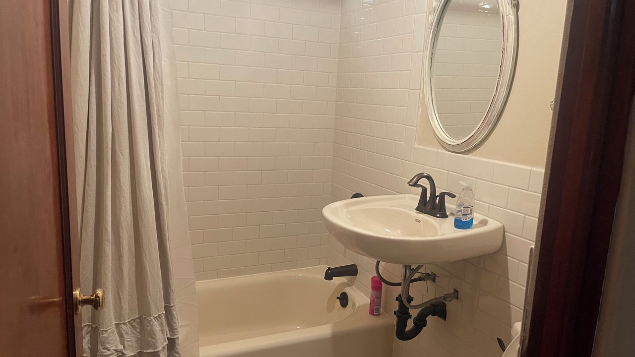 Photo of Bathroom in Hunters