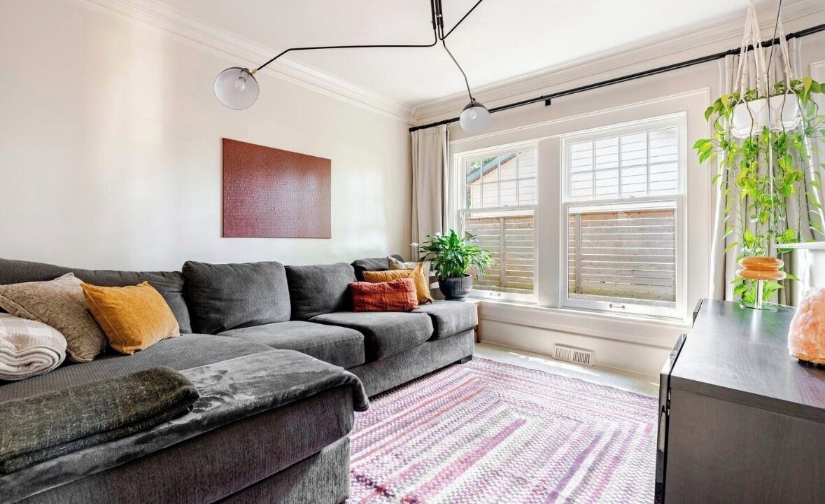 Photo of Livingroom in North Admiral