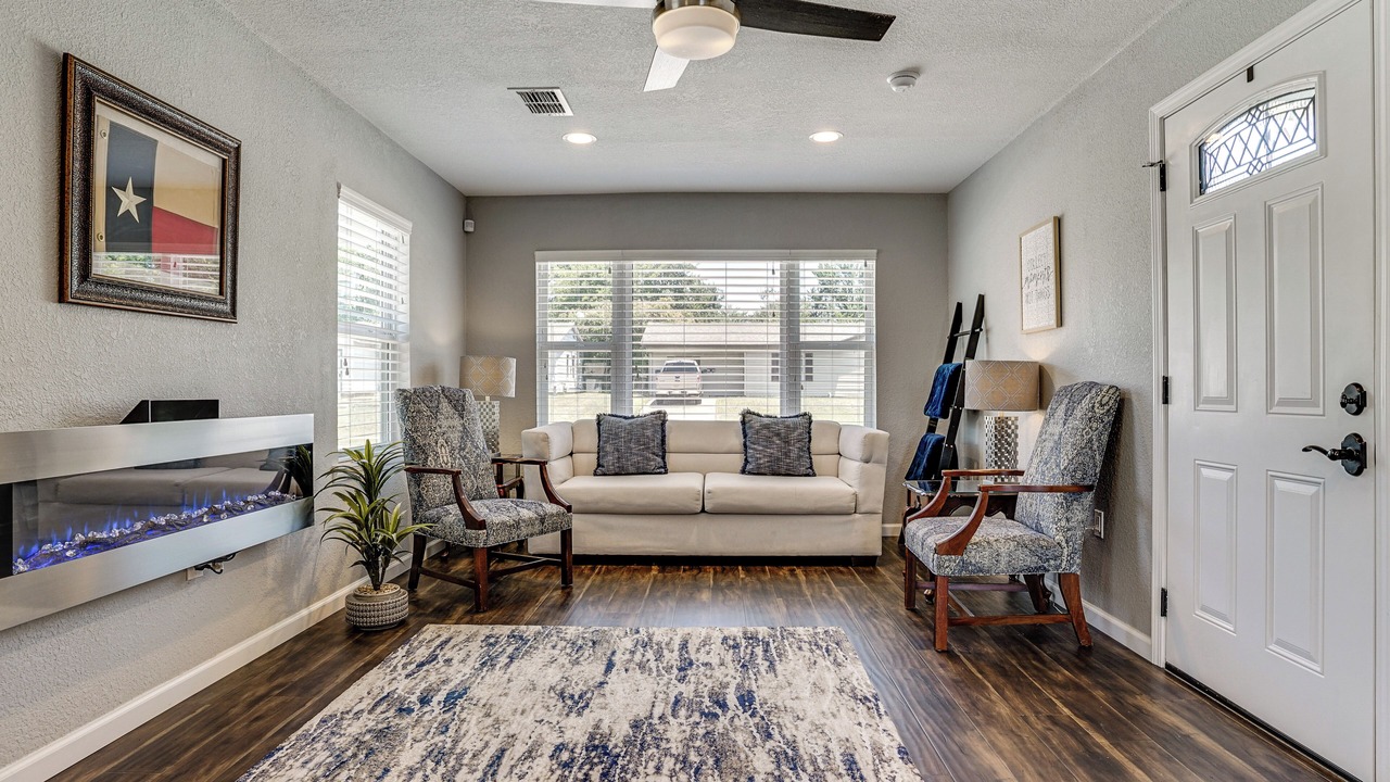 Photo of Livingroom in South Arlington
