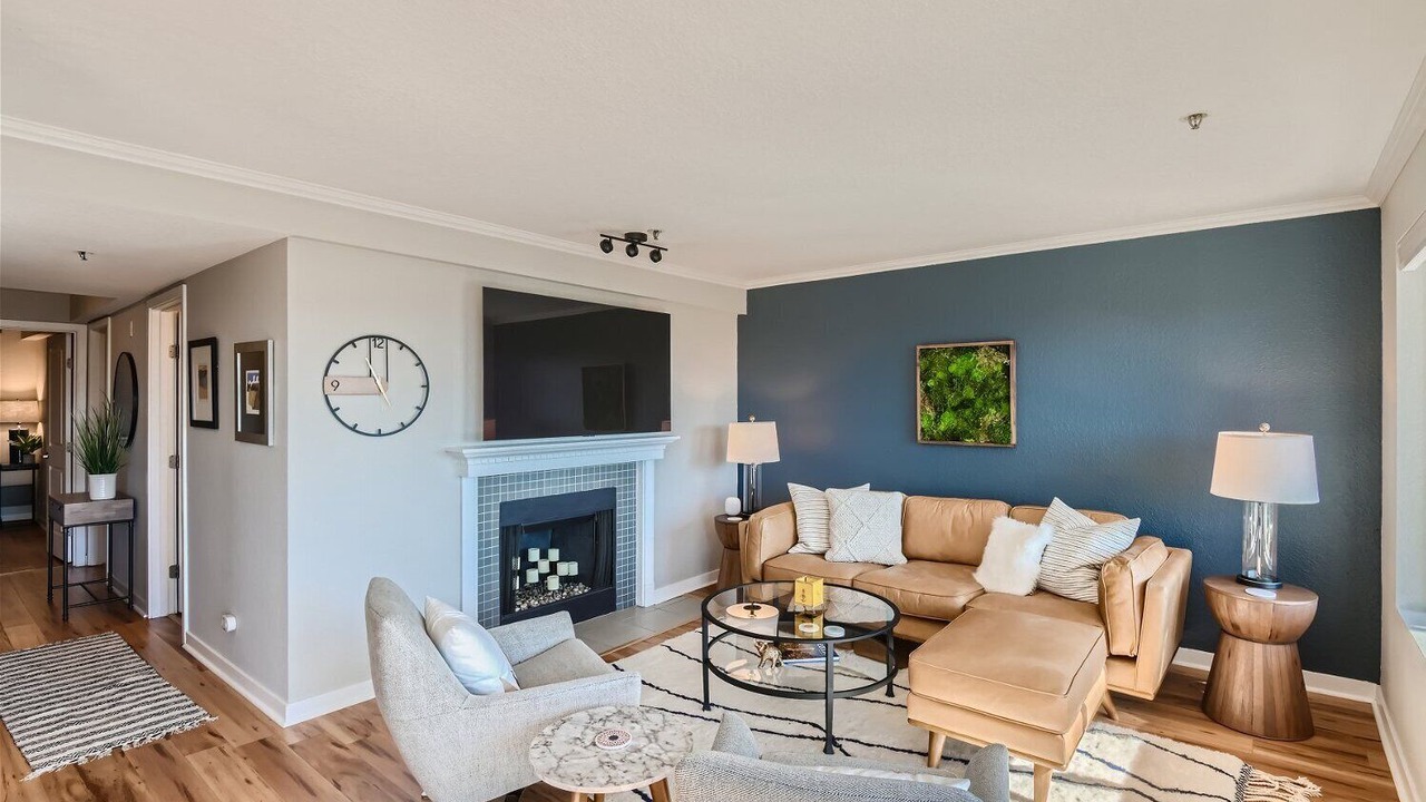 Photo of Livingroom in North Beacon Hill