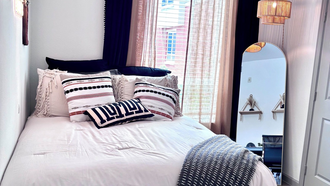 Photo of Bedroom in Central Arlington