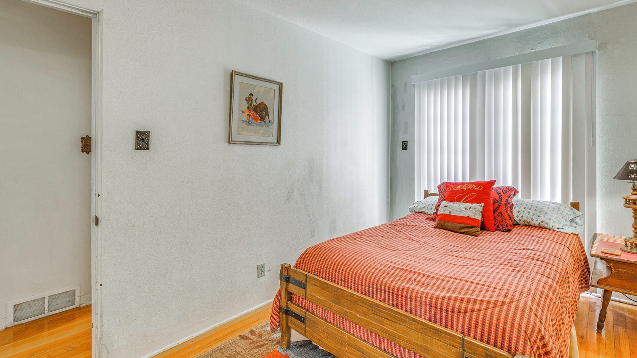 Photo of Bedroom in Roswell