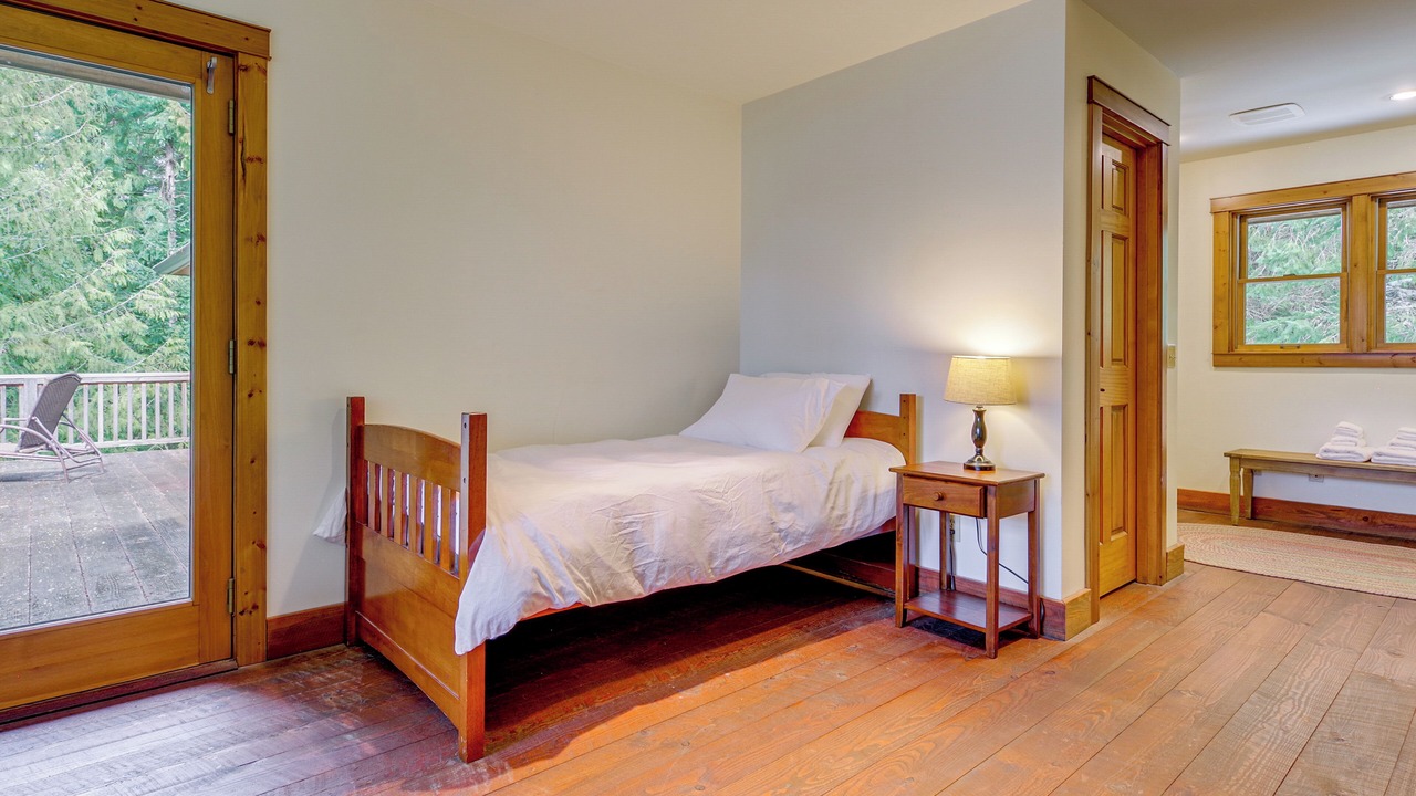 Photo of Bedroom in Eastsound